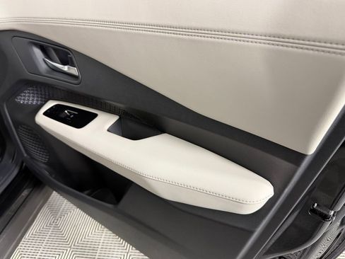 Used 2025 Nissan Ariya ENGAGE e-4ORCE image 35