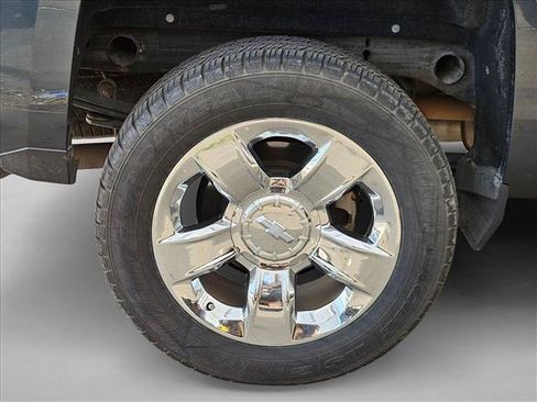 Used 2018 Chevrolet Silverado 1500 LTZ w/ Texas Edition RWD image 18
