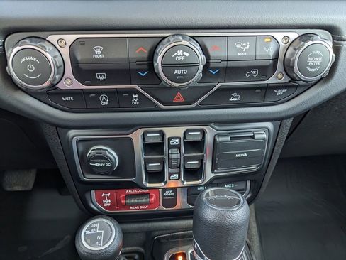 New 2026 Jeep Gladiator Mojave image 32