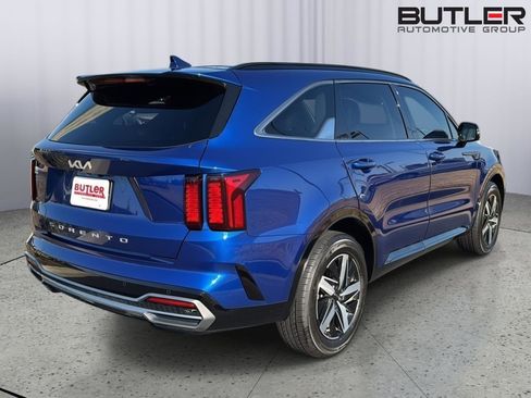 Used 2022 Kia Sorento S image 5