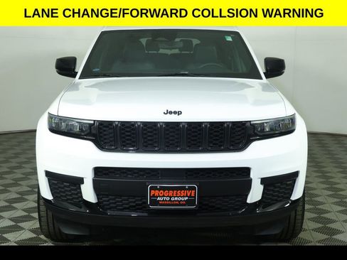 Used 2023 Jeep Grand Cherokee L Laredo image 12