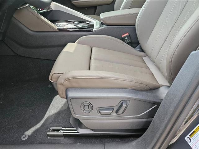 Certified 2025 Audi Q5 Premium Plus w/ Premium Plus AWD/4WD image 4