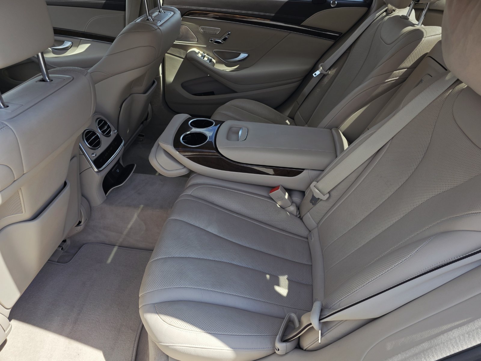 Used 2016 Mercedes-Benz S 550 Sedan image 16