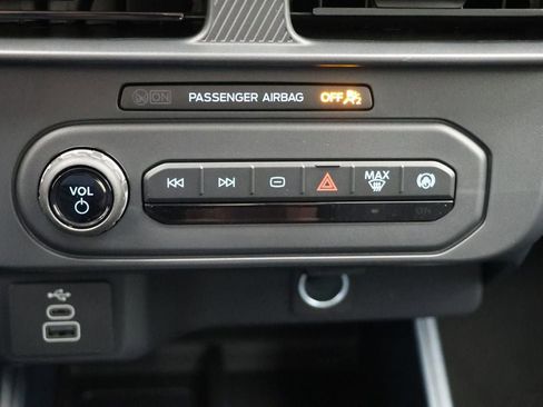 New 2025 Ford Maverick XL image 23