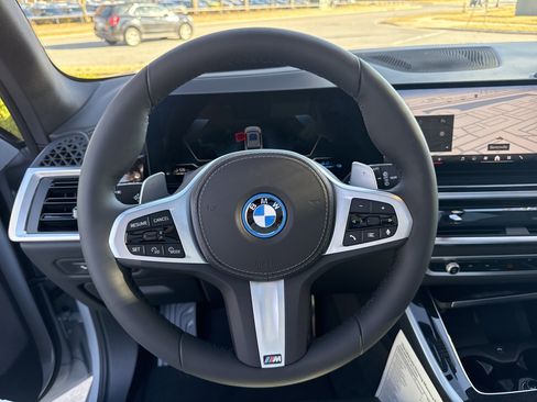 New 2026 BMW X5 xDrive50e w/ M Sport Package AWD/4WD image 18