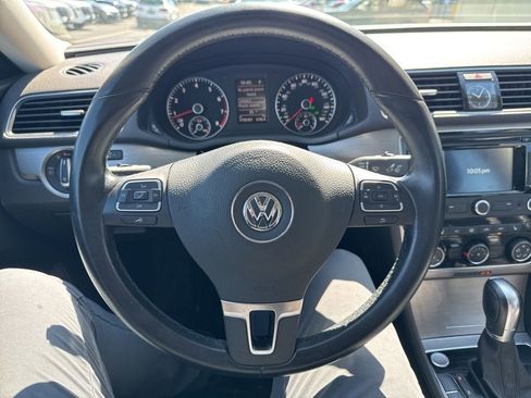 Used 2015 Volkswagen Passat 1.8T SE FWD image 2
