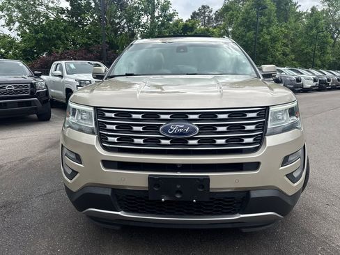 Used 2017 Ford Explorer Limited w/ Equipment Group 301A FWD image 33
