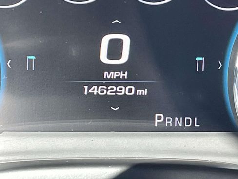 Used 2018 Chevrolet Suburban Premier image 29