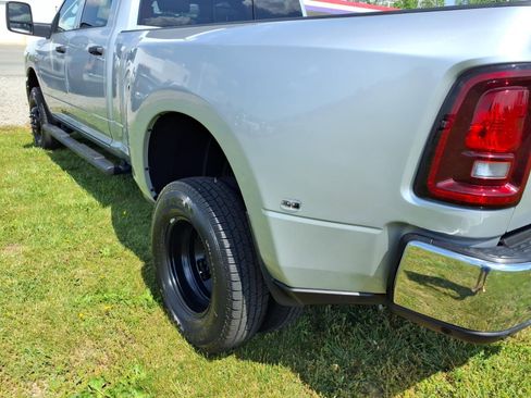 New 2026 RAM 3500 Tradesman AWD/4WD image 18