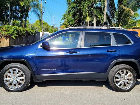 Used 2014 Jeep Cherokee Limited w/ Luxury Group AWD/4WD image 11