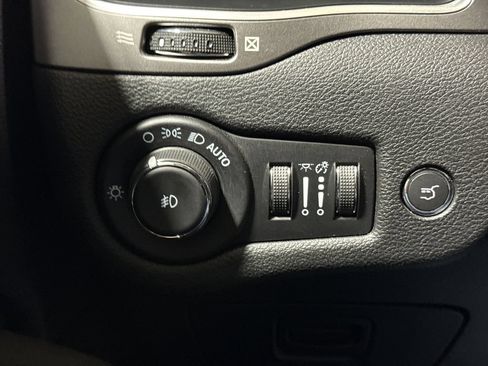 Used 2022 Jeep Cherokee Latitude Lux AWD/4WD image 18