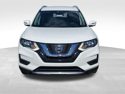 Used 2017 Nissan Rogue SV FWD image 2