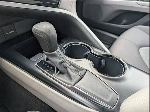 Used 2020 Toyota Camry LE FWD image 20