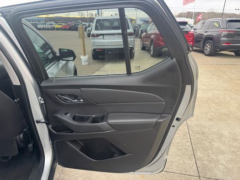 Used 2018 Chevrolet Traverse LS image 16