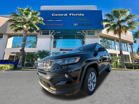 New 2026 Jeep Compass Latitude image 9