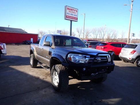 Used 2010 Toyota Tacoma 4x4 Access Cab V6 image 1