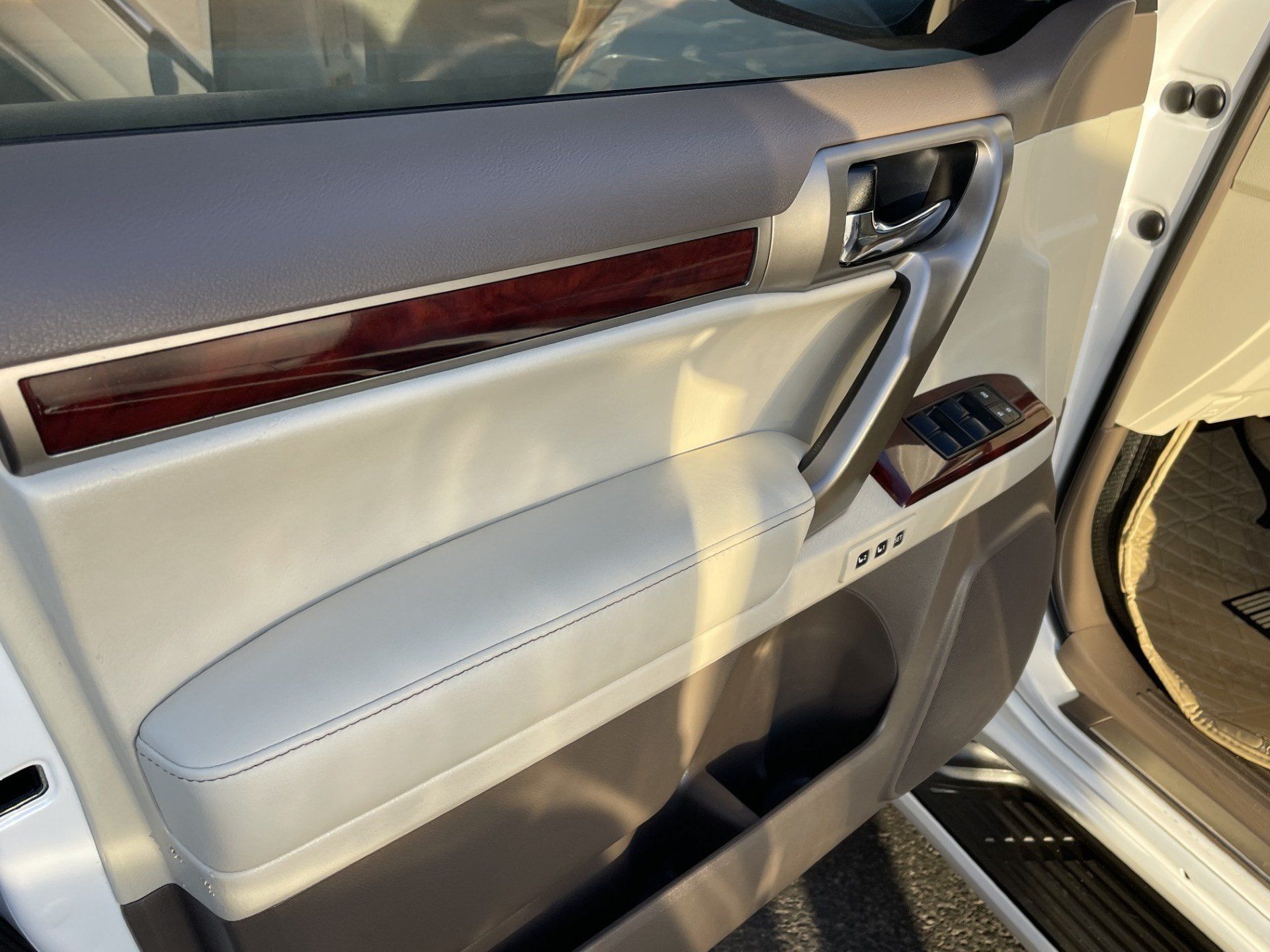 Used 2010 Lexus GX 460 Premium AWD/4WD image 12