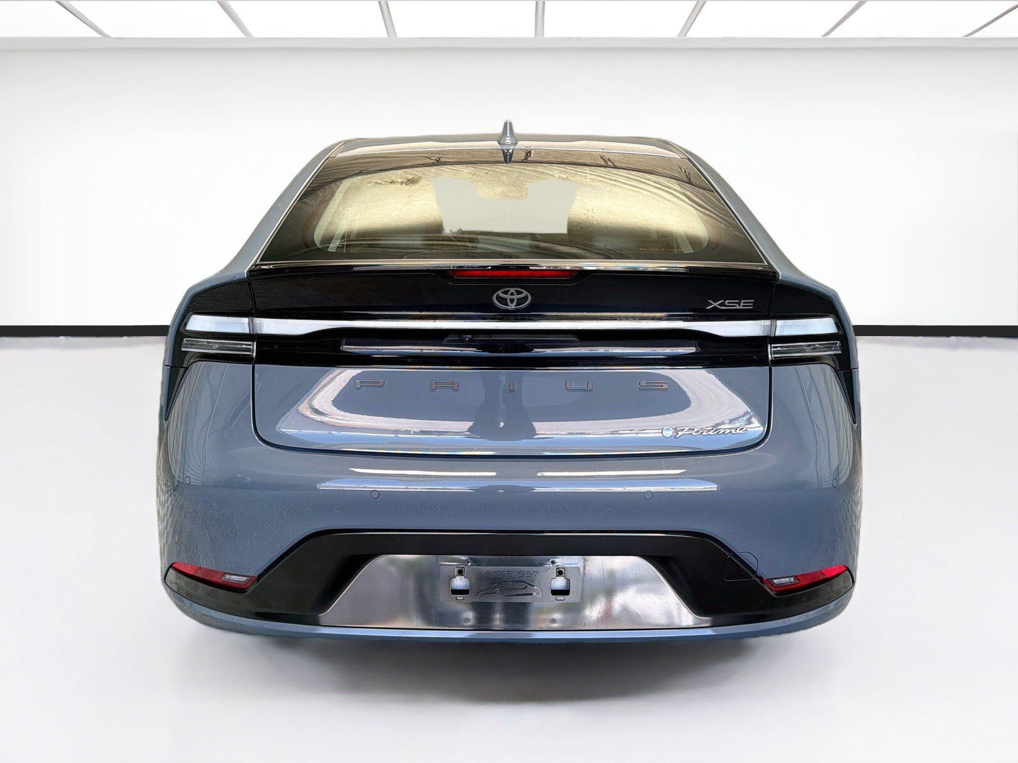 Used 2023 Toyota Prius Prime FWD image 5
