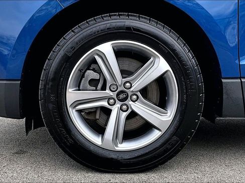 Certified 2024 Ford Edge SEL w/ Convenience Package image 9