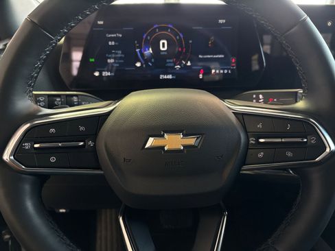 Used 2025 Chevrolet Equinox LT image 30