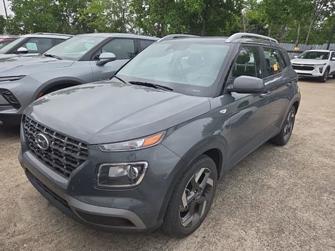 Used 2025 Hyundai Venue SEL FWD image 1