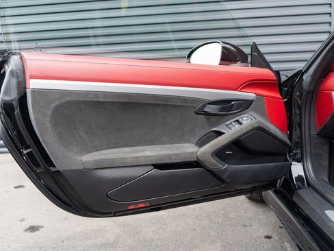 Used 2021 Porsche 718 Boxster Spyder RWD image 26