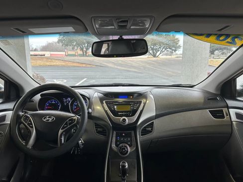 Used 2013 Hyundai Elantra Limited image 9