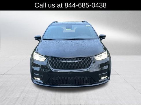 New 2026 Chrysler Pacifica Limited w/ S Appearance Package FWD image 2