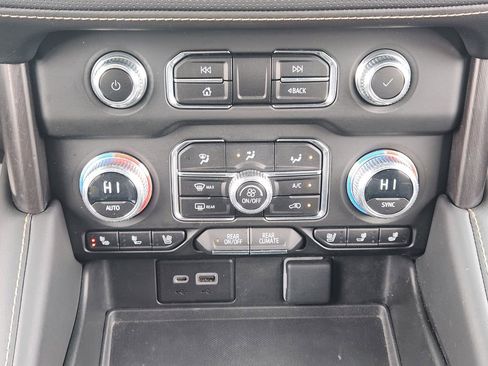 Used 2023 GMC Yukon XL AT4 w/ AT4 Premium Package image 19