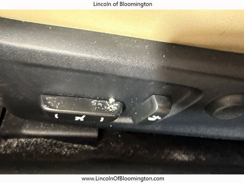 Used 2016 Lexus IS 300 AWD image 22