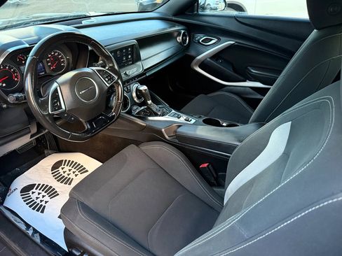 Used 2019 Chevrolet Camaro LT RWD image 11