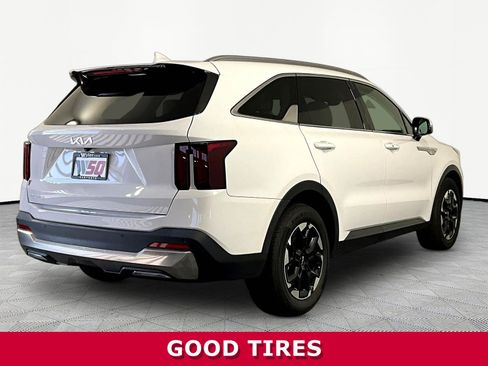 Certified 2024 Kia Sorento S w/ Panoramic Sunroof Package FWD image 6