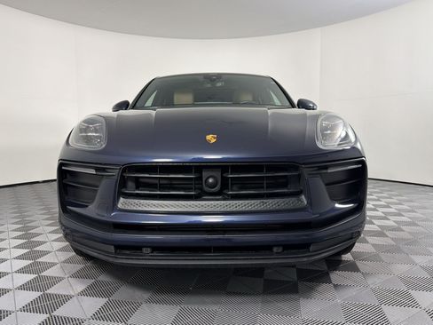 Certified 2023 Porsche Macan AWD/4WD image 6