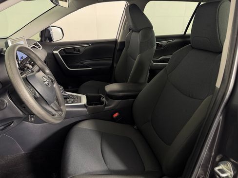 Used 2024 Toyota RAV4 LE AWD/4WD image 21