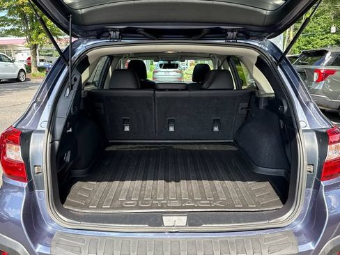 Used 2018 Subaru Outback 3.6R Limited AWD/4WD image 27