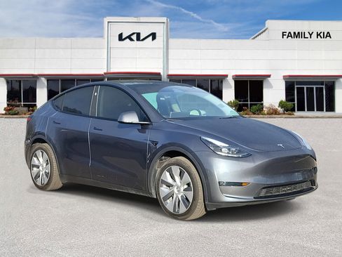Used 2023 Tesla Model Y Long Range image 1