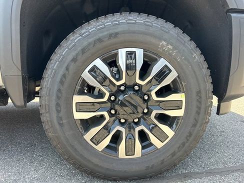 New 2026 GMC Sierra 3500 Denali Ultimate w/ LPO, Black Badging Package AWD/4WD image 16