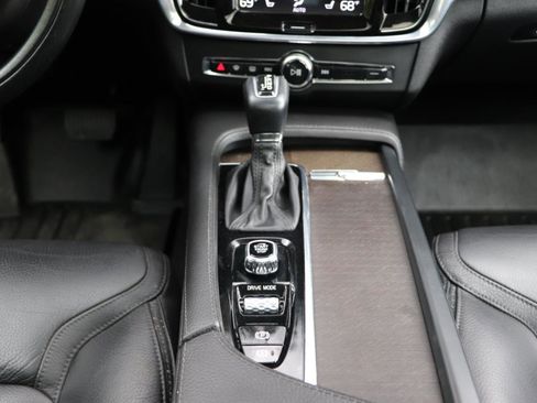 Used 2020 Volvo V90 T6 Cross Country AWD/4WD image 21