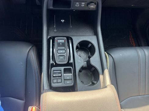 Used 2025 Honda Pilot TrailSport image 23