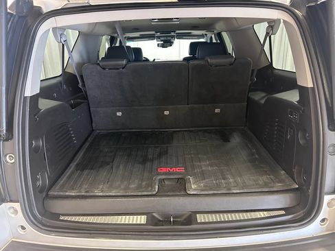Used 2016 GMC Yukon XL SLT w/ Open Road Package AWD/4WD image 30