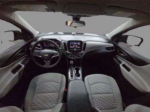Used 2021 Chevrolet Equinox LS image 38