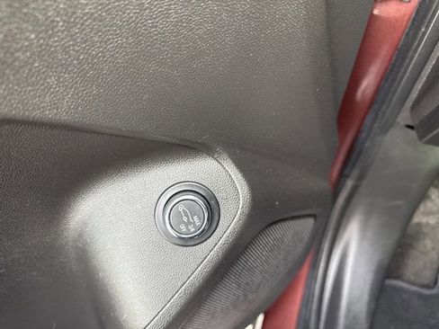 Used 2022 Chevrolet TrailBlazer LT w/ Sun and Liftgate Package image 22