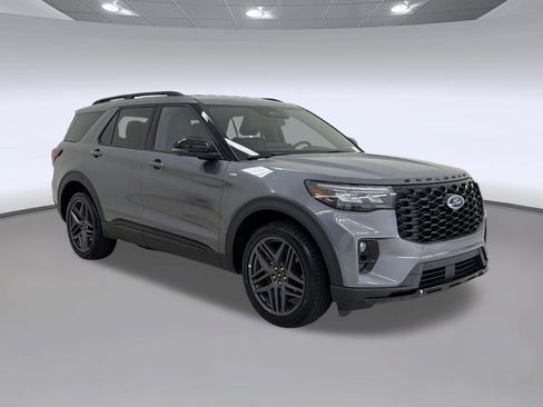 Certified 2025 Ford Explorer ST-Line w/ ST-Line Street Pack AWD/4WD image 7