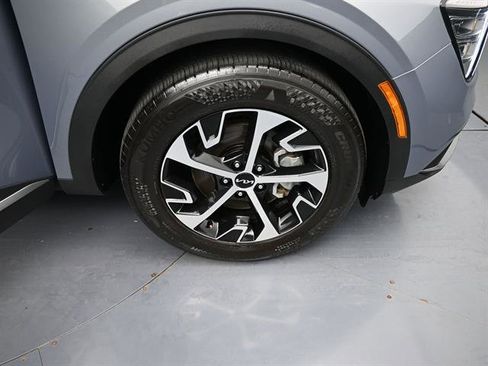 Used 2025 Kia Sportage EX image 22