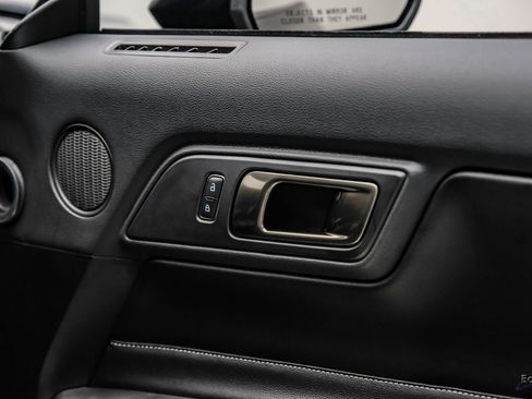 Used 2021 Ford Mustang Shelby GT500 w/ Technology Package image 99