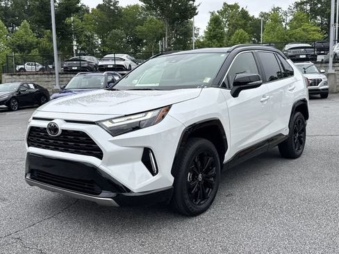Used 2025 Toyota RAV4 XSE AWD/4WD image 3