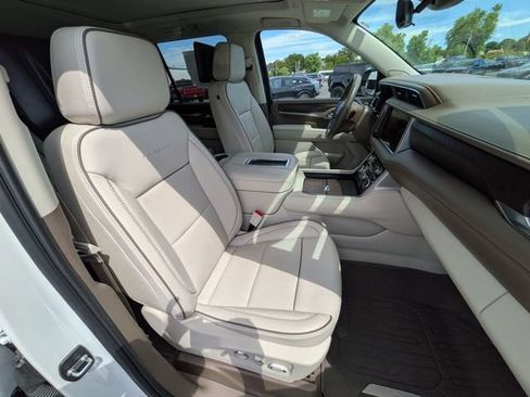 Used 2023 GMC Yukon Denali w/ Denali Reserve Package AWD/4WD image 25