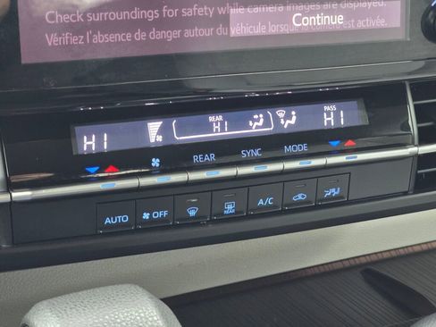 Used 2021 Toyota Sienna LE image 27