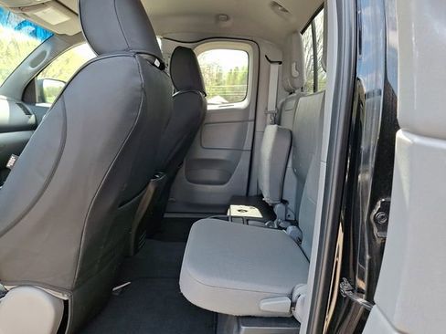 Used 2015 Toyota Tacoma 4x4 Access Cab V6 w/ SR5 Package image 10