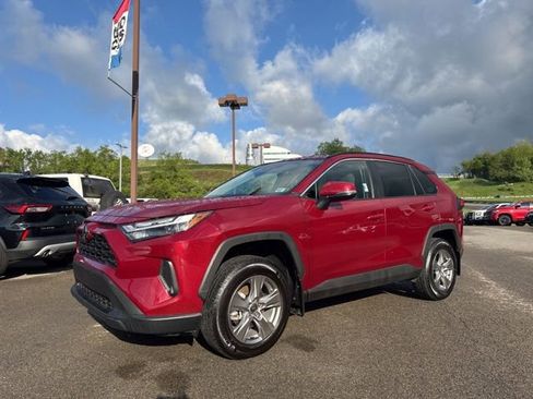 Used 2025 Toyota RAV4 XLE w/ Convenience Package AWD/4WD image 1